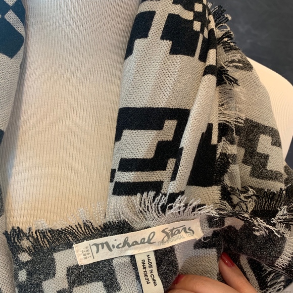 Michael Stars Folk Art Wrap - Picture 5 of 8